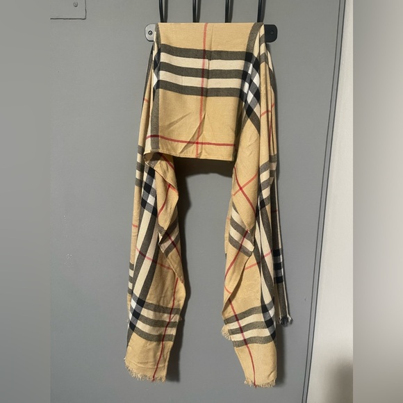 Burberry Cashmere Silk Oversized Scarf/Shawl. - Picture 1 of 11